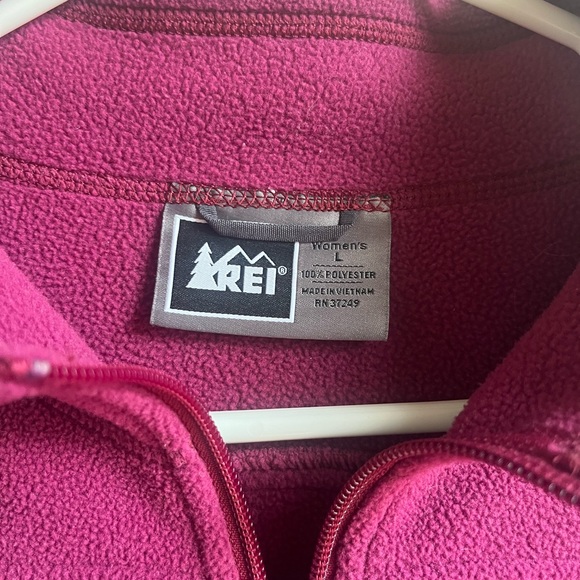 REI Raspberry Fleece Jacket - Picture 2 of 3